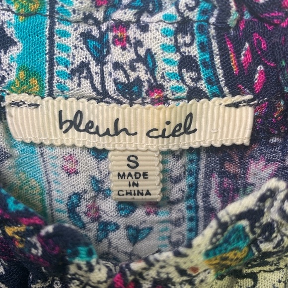 Bleuh Ciel Boho peasant top with tassel in a colorful print size small - Picture 3 of 8
